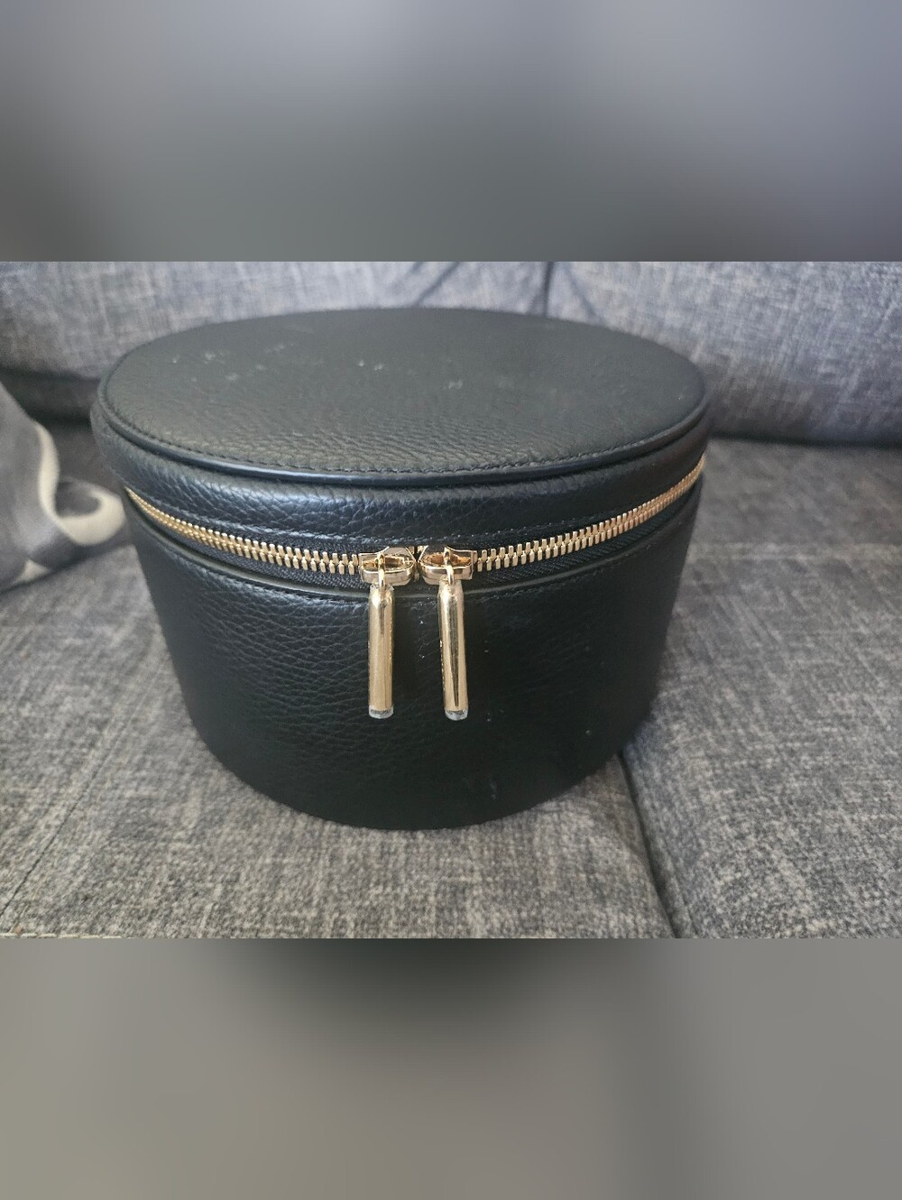 Cuyana Leather Wellness Case - black pebbled leather.